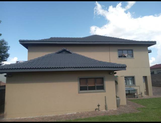 5 BEDROOM HOUSE FOR SALE IN PROTEA RIDGE